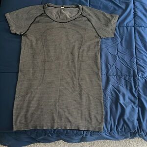 Lululemon Swiftly - Size 8